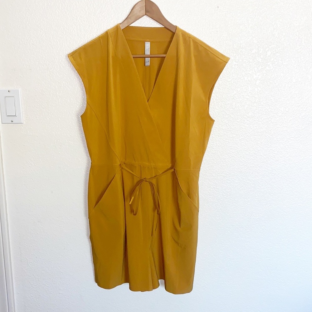 Athleta Marlow Tuscan Gold Mustard Yellow Tie Waist Romper